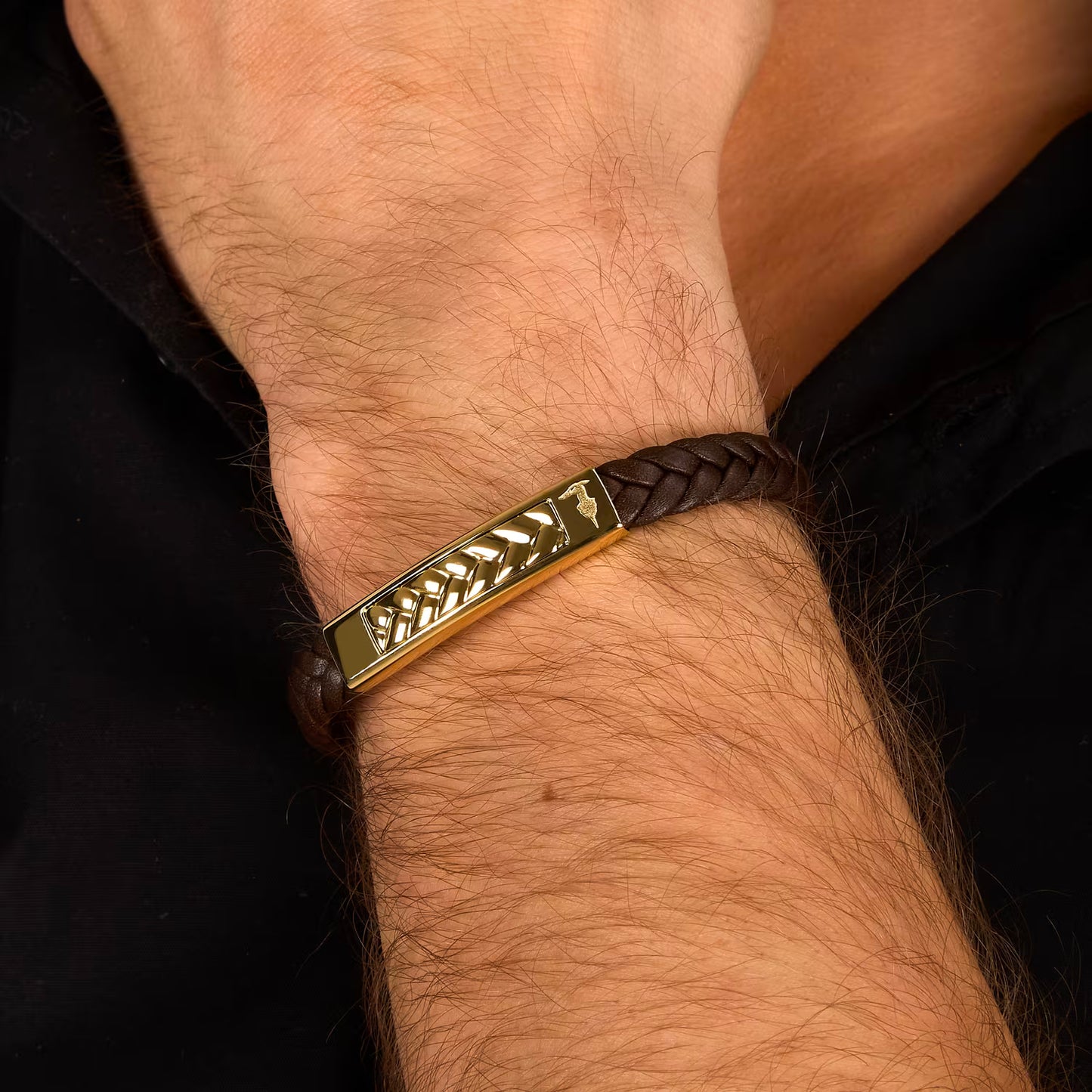 Bracciale Uomo Trussardi T-Leather TJAXZ20 – Pelle Intrecciata e Acciaio Dorato - Trussardi