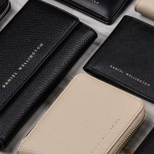Daniel Wellington Rivoluziona la Pelletteria: Eleganza Minimal per il Tuo Stile Esclusivo