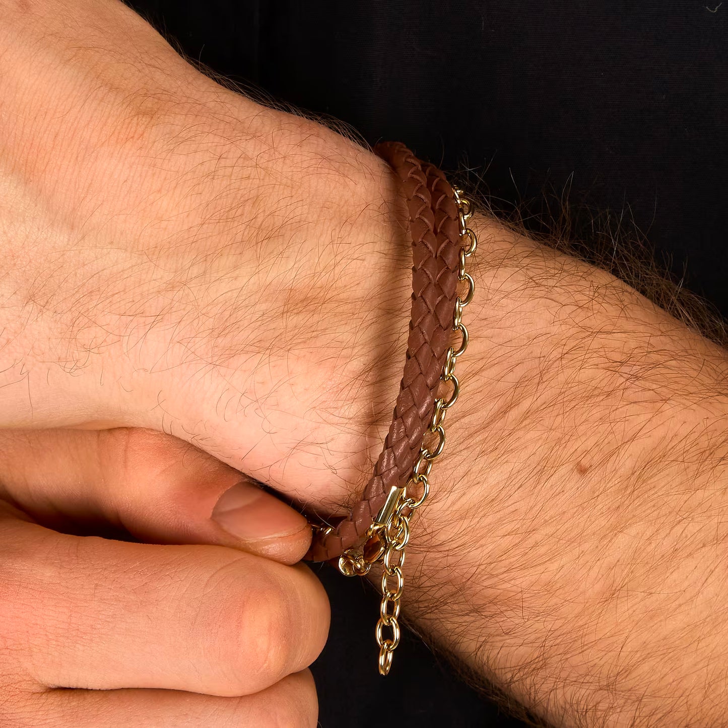 Bracciale Uomo Trussardi T-Leather TJAXZ16 – Multi-giro in Pelle Marrone e Oro - Trussardi