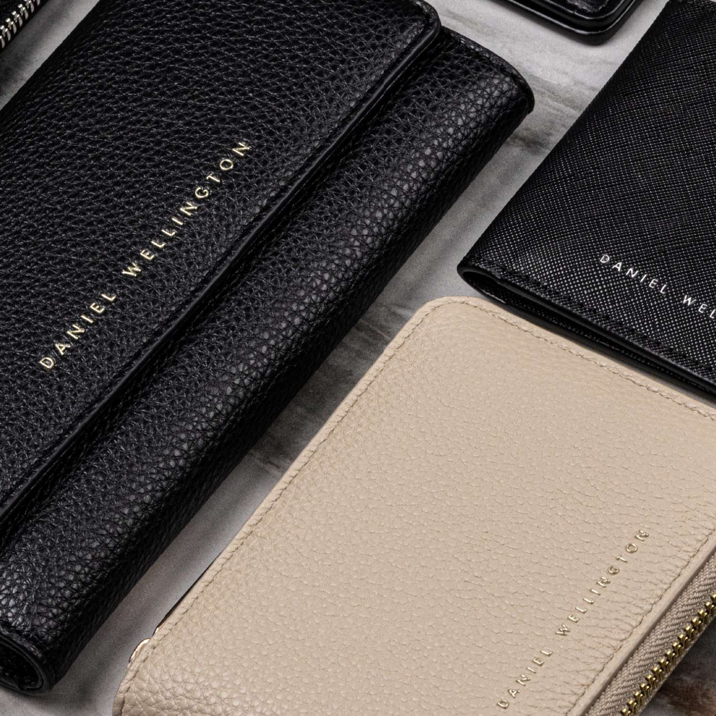 Portafoglio con bottone a catena Daniel Wellington
