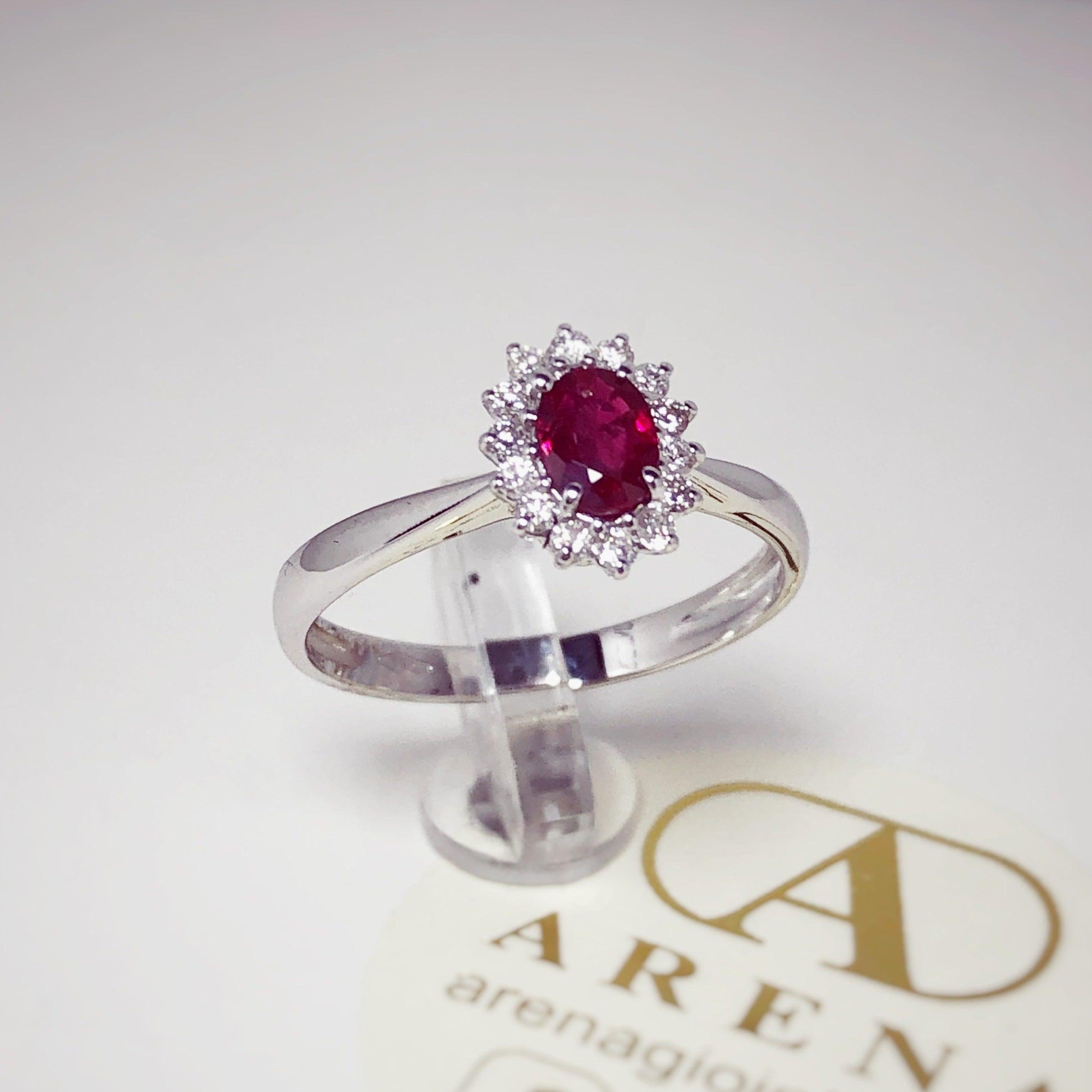 Anello oro e rubino e diamanti naturali - Arena Gioielli - Arena Gioielli